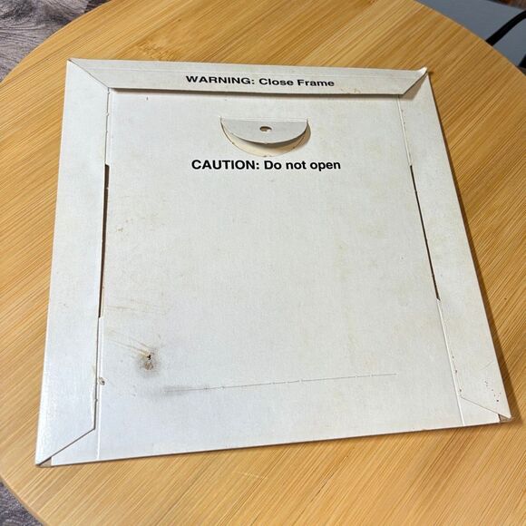 Vintage Carnival Souvenir Prize | Tomb Raider Lara Croft Movie Promo Framed Disp - Picture 2 of 3